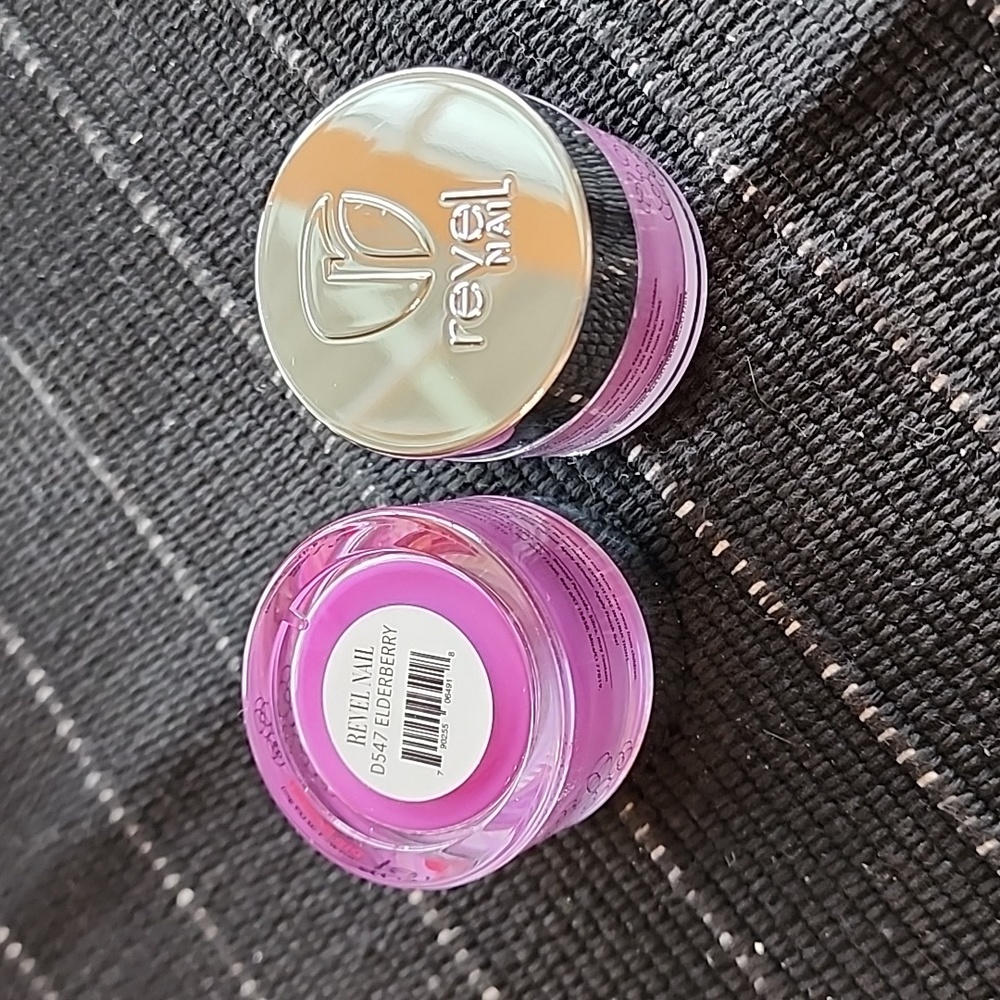 Revel Nail "Elderberry" dip powder